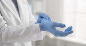 Еднократни гумени ракавици – од отпад до зафаќање на CO2