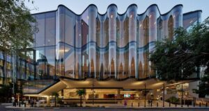 Glasshouse Theatre ја редефинира современата театарска архитектура