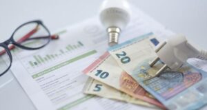 Словенечката влада воведе забрана за поскапување на струјата и гасот, за одредени категории на потрошувачи