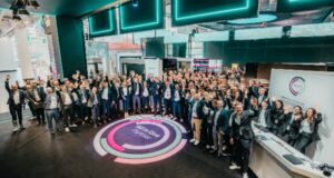 REHAU ја покажа иднината на прозорците: Иновации од саемот Frontale 2026 во Германија