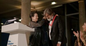 На Смиљан Радиќ Кларке доделен бронзениот медал што го симболизира Прицкер