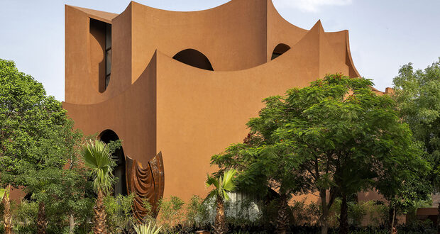 Mirai House of Arches во Индија: Скулптурална вила што победува +40°C